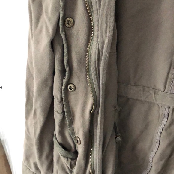 Utility jacket with drawstring - Picture 3 of 6